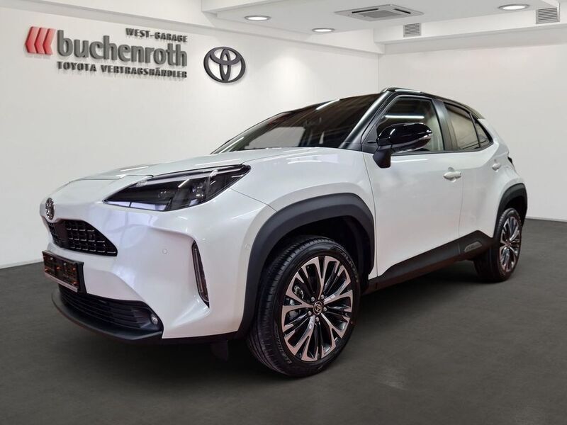 Platinum white pearl / black mica Neu 2025 Toyota Yaris Cross Advance SUV | 38.250 € - Bild 1/4