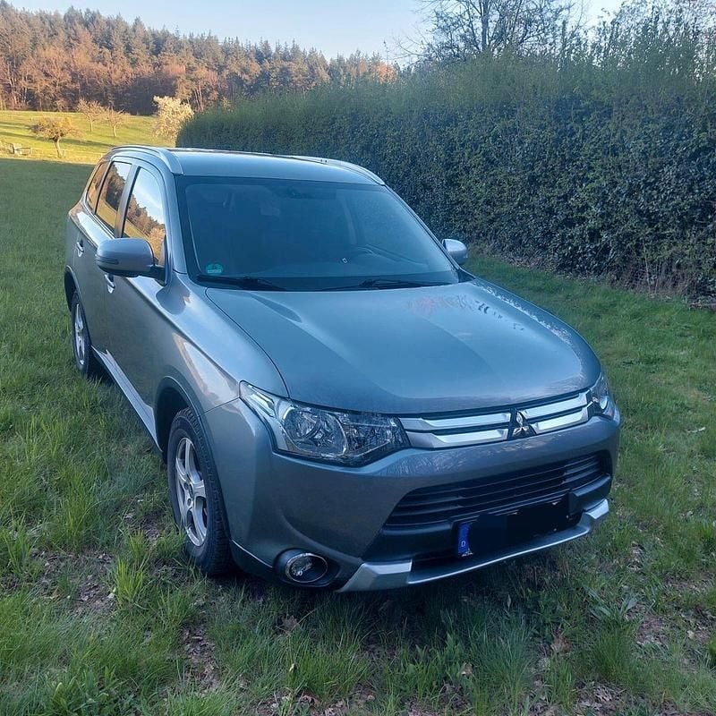 Gebraucht Mitsubishi Outlander Classic Collection Plus 150 PS (110 kW) 2015 SUV