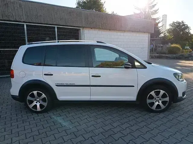 Gebraucht VW Touran Cross 170 PS (125 kW) 2011 Candyweiss Van / Kleinbus