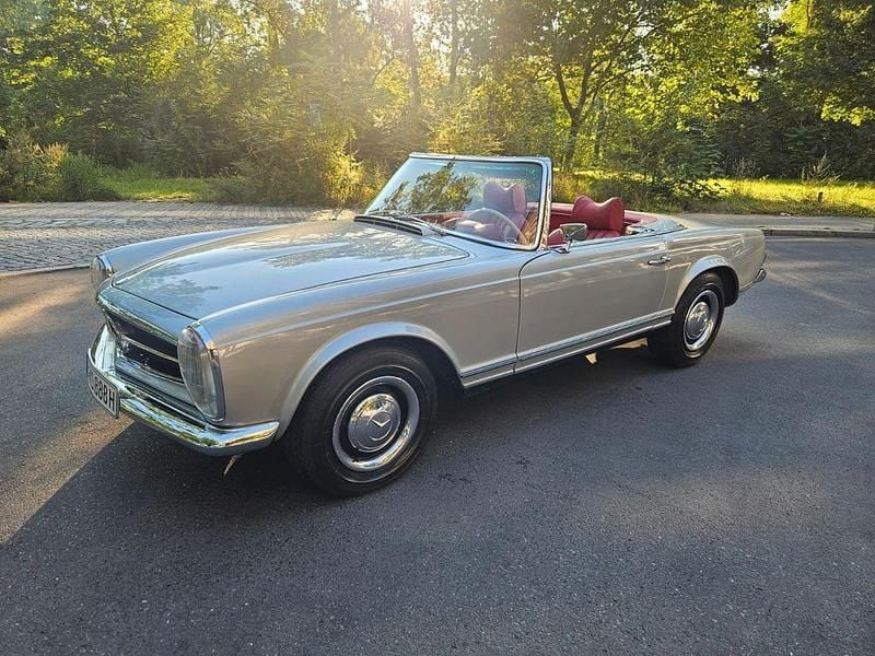 Silber Gebraucht 1964 Mercedes 230 Cabrio | 68.900 € - Bild 1/4