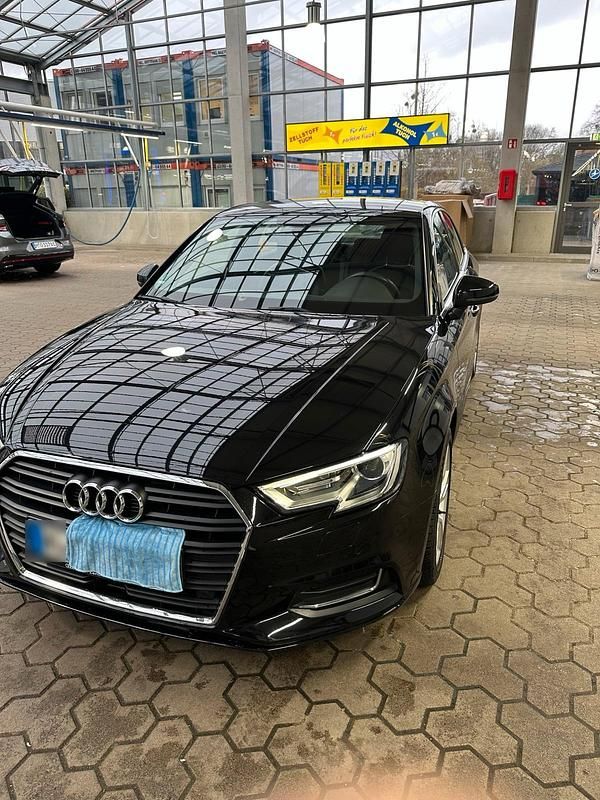 Gebraucht Audi A3 Design 150 PS (110 kW) 2019 Schwarz Limousine