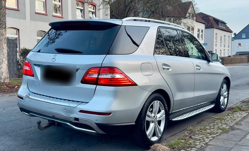 Gebraucht Mercedes ML350 258 PS (189 kW) 2012 Silber SUV