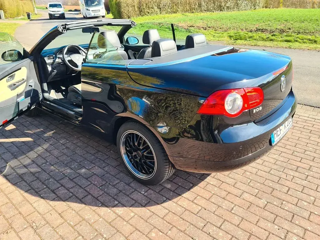 Usata VW Eos Individual 150 CV (110 kW) 2007 Nero Cabrio