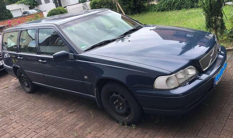 Blau Gebraucht 1998 Volvo V70 Kombi | 1.200 € (Superpreis) - Bild 1/3