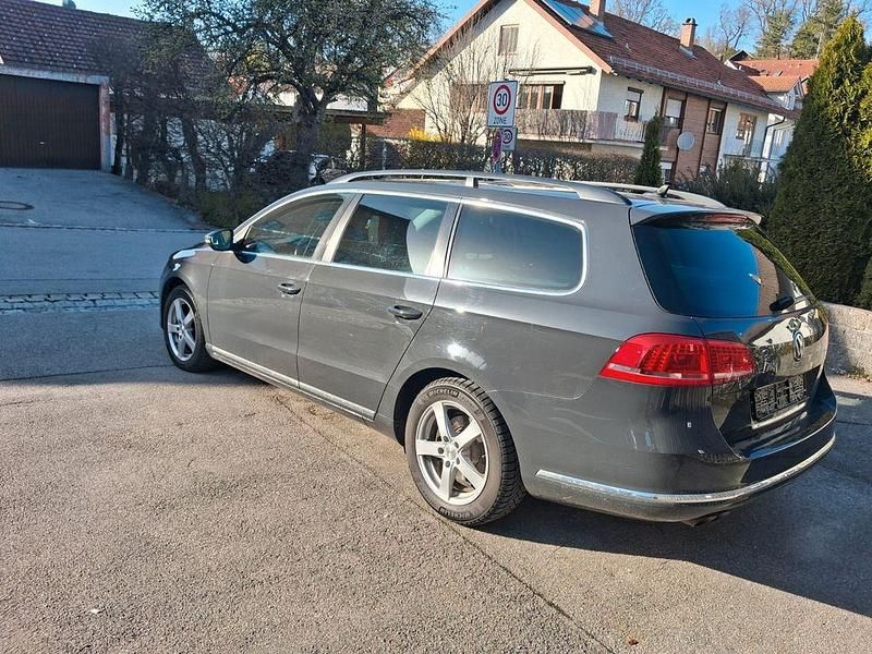 Gebraucht VW Passat Comfortline 140 PS (102 kW) 2014 Grau Limousine
