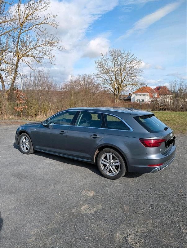 Gebraucht Audi A4 S-Line 190 PS (139 kW) 2019 Grau Kombi