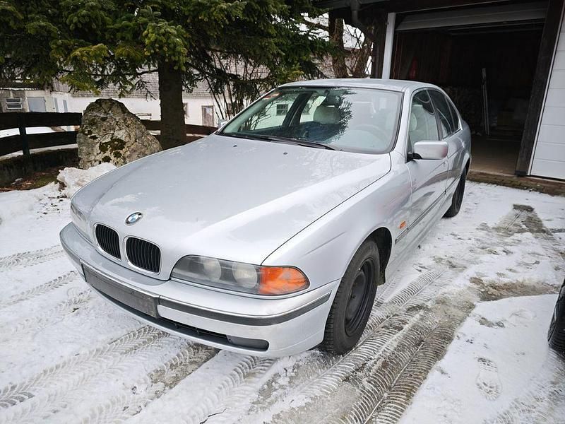 Gebraucht BMW 525 Basis 143 PS (105 kW) 1997 Silber Limousine