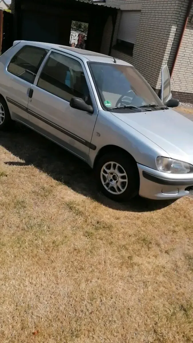 Gebraucht Peugeot 106 60 PS (44 kW) 2001 Blau Kleinwagen