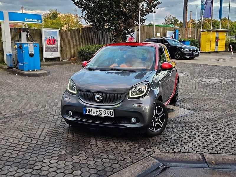 Silber Gebraucht 2018 Smart ForFour Passion Kleinwagen | 10.000 € (Guter Preis) - Bild 1/4