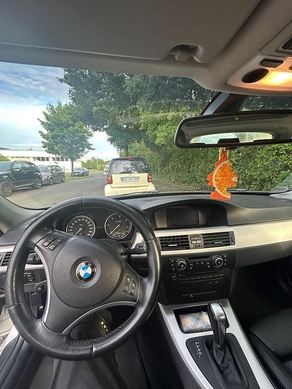 Silber Gebraucht 2010 BMW 318 Kombi | 5.500 € (Fairer Preis) - Bild 1/4