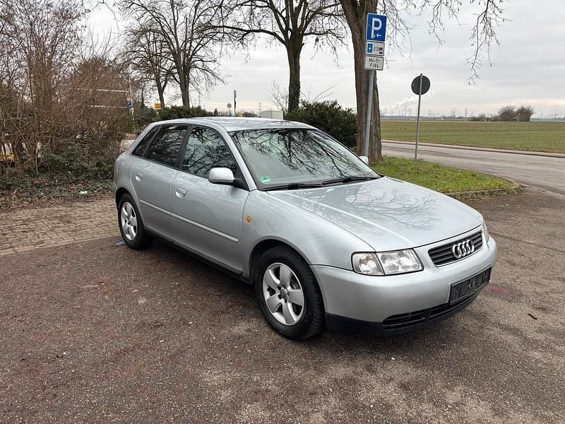 Silber Gebraucht 1999 Audi A3 Kleinwagen | 1.450 € (Guter Preis) - Bild 1/4