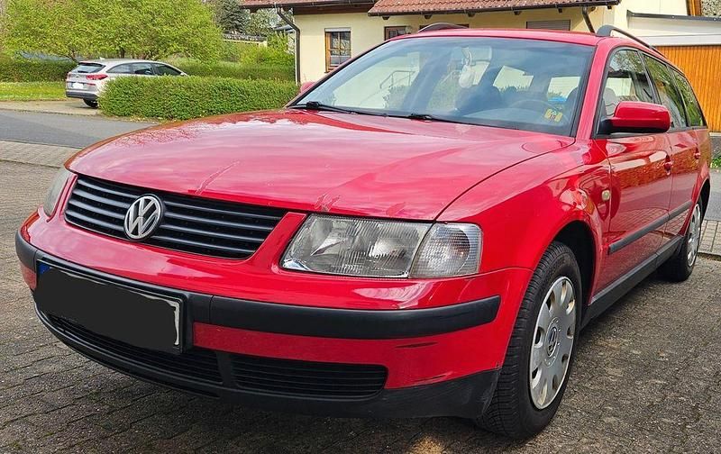 Gebraucht VW Passat Basis 101 PS (74 kW) 1999 Rot Kombi