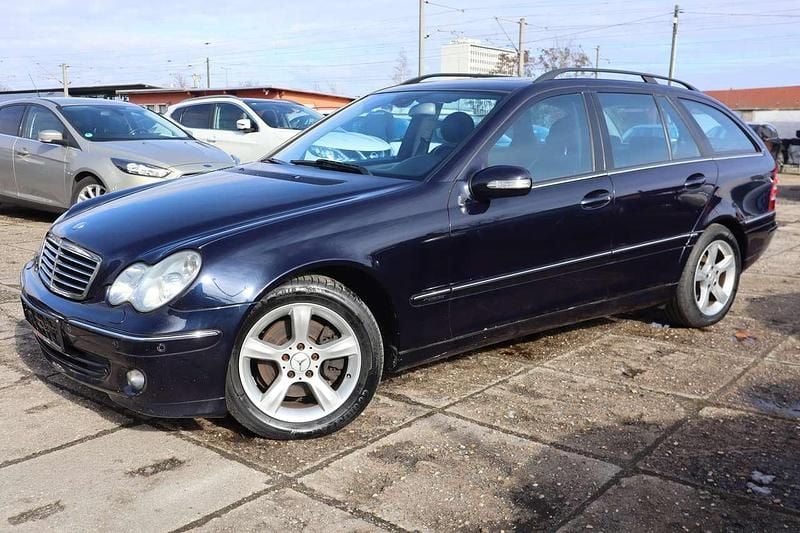 Gebraucht Mercedes C320 218 PS (160 kW) 2003 Tansanitblau  metalliclack Kombi