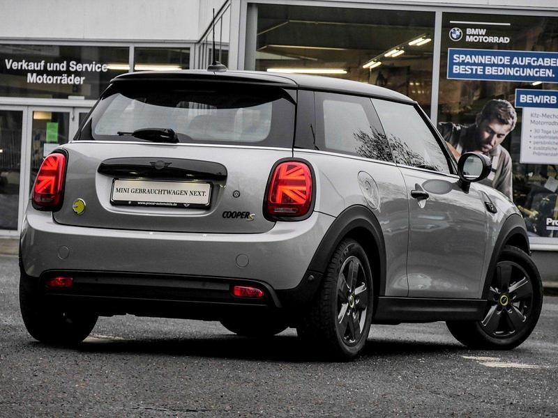 Gebraucht Mini Cooper SE Essential 135 kW (184 PS) 2023 Silber Kleinwagen