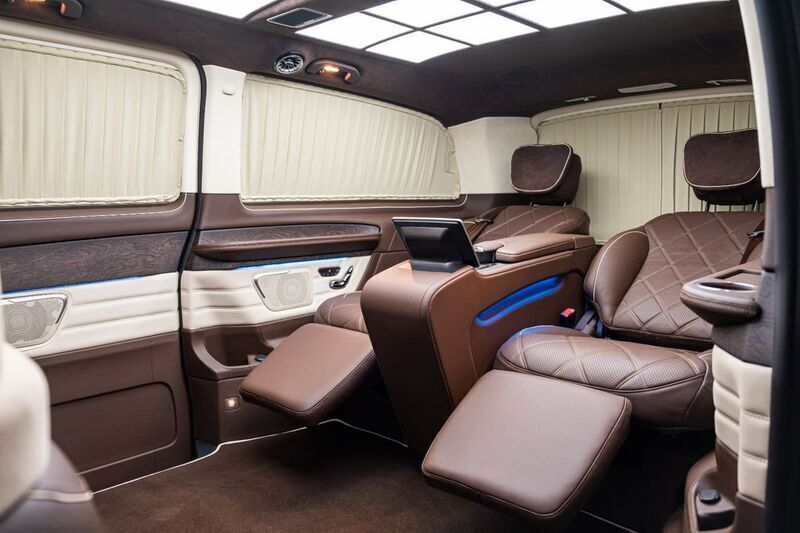 Gebraucht Mercedes V300 237 PS (174 kW) 2024 Schwarz Van / Kleinbus