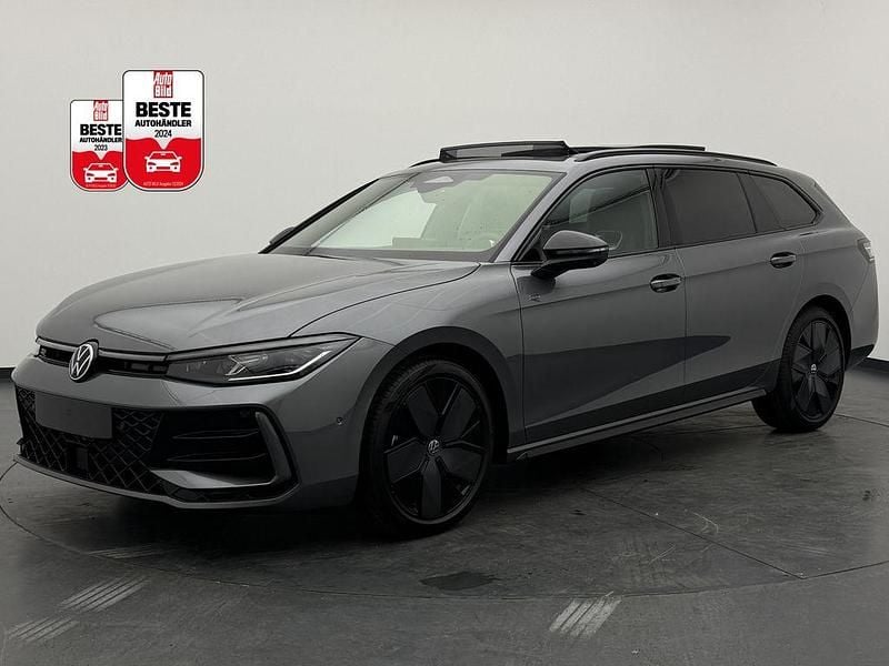 Neu VW Passat R-line 193 PS (141 kW) 2026 Grenadilla black metallic Kombi