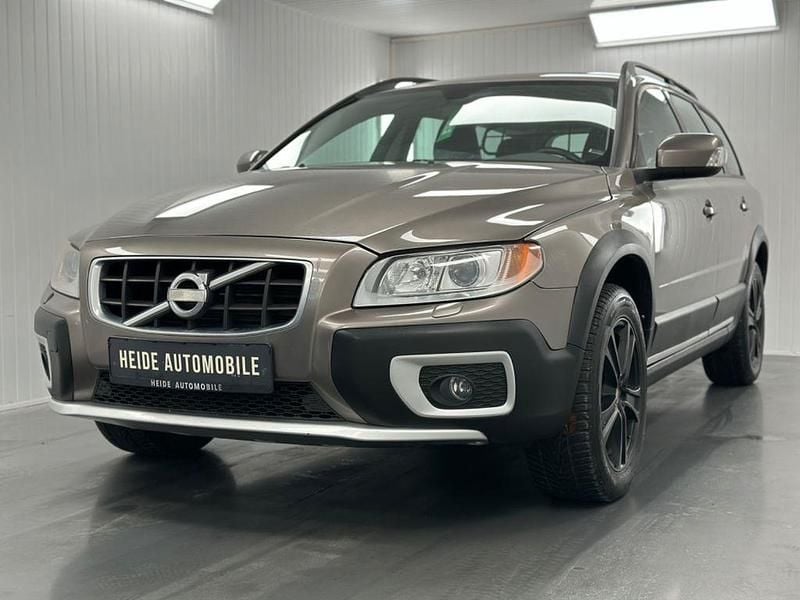 Grau Gebraucht 2009 Volvo XC70 Kinetic SUV | 7.950 € (Guter Preis) - Bild 1/4