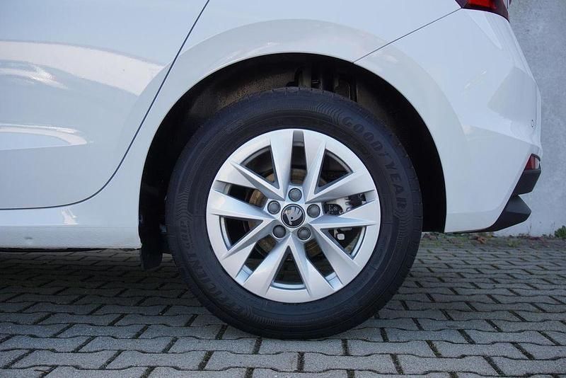 Neu Skoda Fabia 116 PS (85 kW) 2025 Candyweiss Limousine