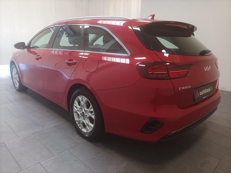 Gebraucht Kia Ceed Vision 136 PS (100 kW) 2024 Rot Kleinwagen