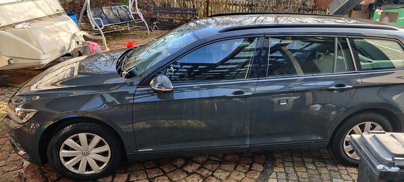 Gebraucht VW Passat Trendline 125 PS (91 kW) 2018 Grau Kombi