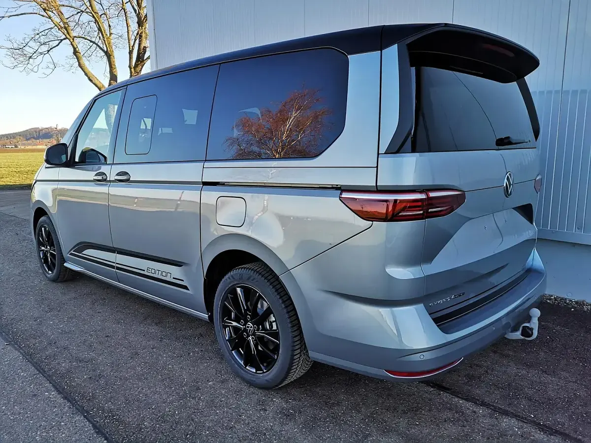 Neu VW Multivan Edition 2025 Monosilber metallic Van / Kleinbus