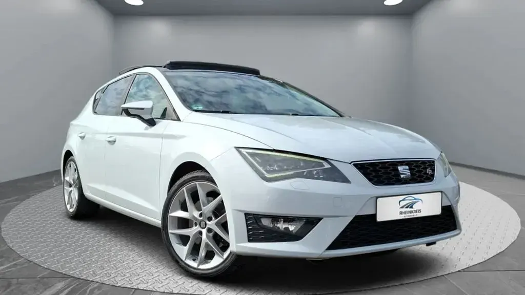 Second-hand Seat Leon FR 184 CP (135 kW) 2014 Alb Berlinǎ