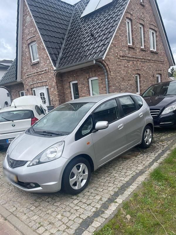 Gebraucht Honda Jazz S 90 PS (66 kW) 2010 Silber Kleinwagen