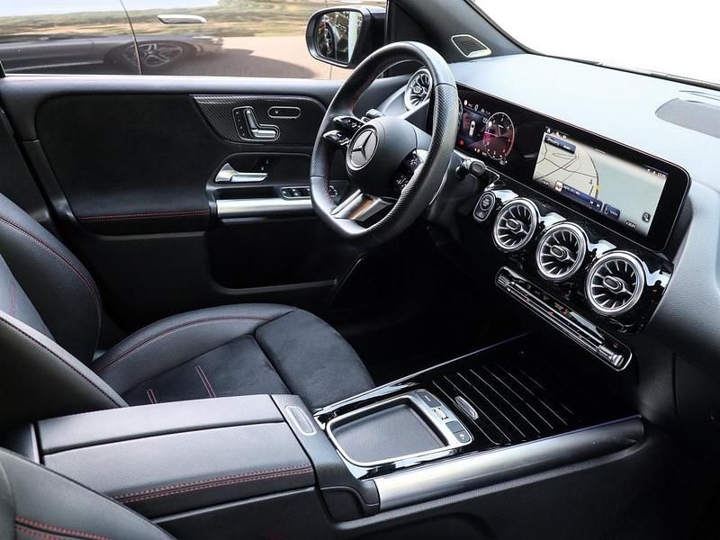 Gebraucht Mercedes B220 AMG 190 PS (139 kW) 2024 Grau metalliclack mountaingrau Van / Kleinbus