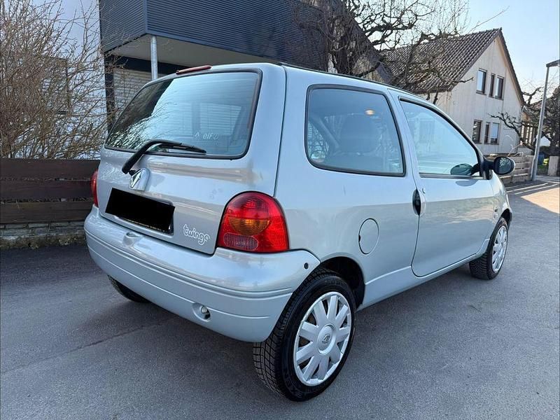 Gebraucht Renault Twingo 75 PS (55 kW) 2005 Silber Kleinwagen