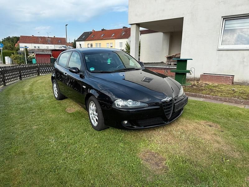 Schwarz Gebraucht 2007 Alfa Romeo 147 Kleinwagen | 2.200 € (Fairer Preis) - Bild 1/4