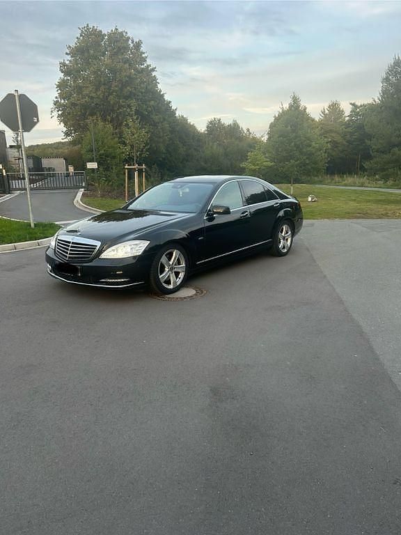 Schwarz Gebraucht 2011 Mercedes S350 Limousine | 20.890 € (Fairer Preis) - Bild 1/4