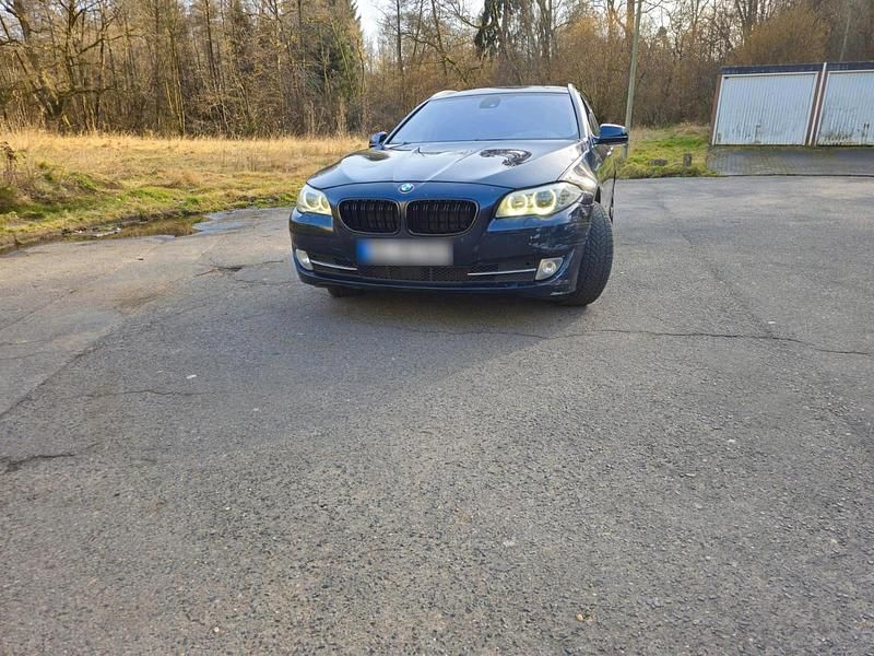 Gebraucht BMW 535 313 PS (230 kW) 2011 Blau Kombi