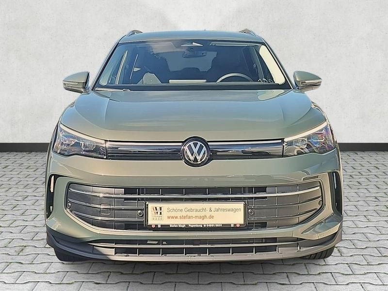 Neu VW Tiguan Life 150 PS (110 kW) 2025 Grün SUV