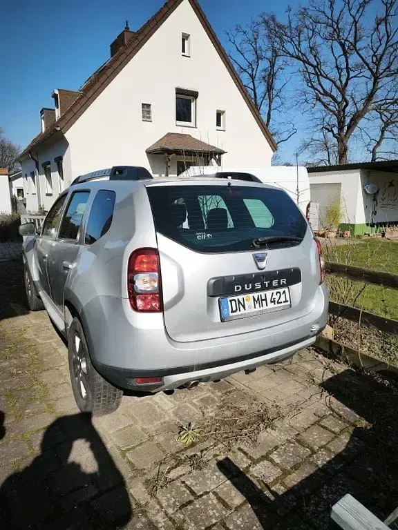 Gebraucht Dacia Duster Essentiel 114 PS (83 kW) 2016 Silber SUV