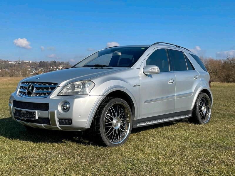 Silber Gebraucht 2007 Mercedes ML63 AMG AMG SUV | 21.500 € - Bild 1/4