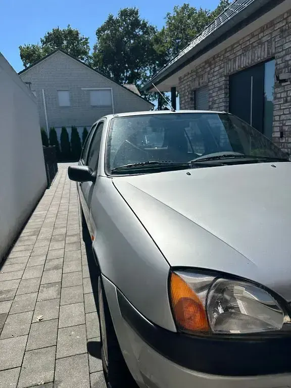 Gebraucht Ford Fiesta 50 PS (36 kW) 2001 Silber Kleinwagen