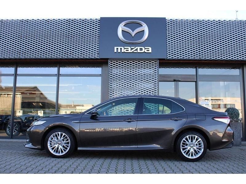 Gebraucht Toyota Camry Hybrid Executive 218 PS (160 kW) 2020 Graphitbraun metallic Limousine