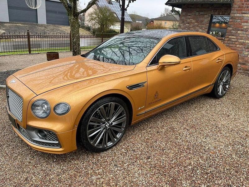 Gebraucht Bentley Flying Spur 635 PS (467 kW) 2024 Gold Limousine
