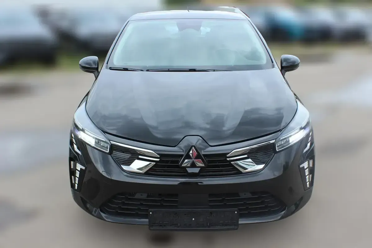 Gebraucht Mitsubishi Colt Invite 90 PS (66 kW) 2025 Schwarz Kleinwagen