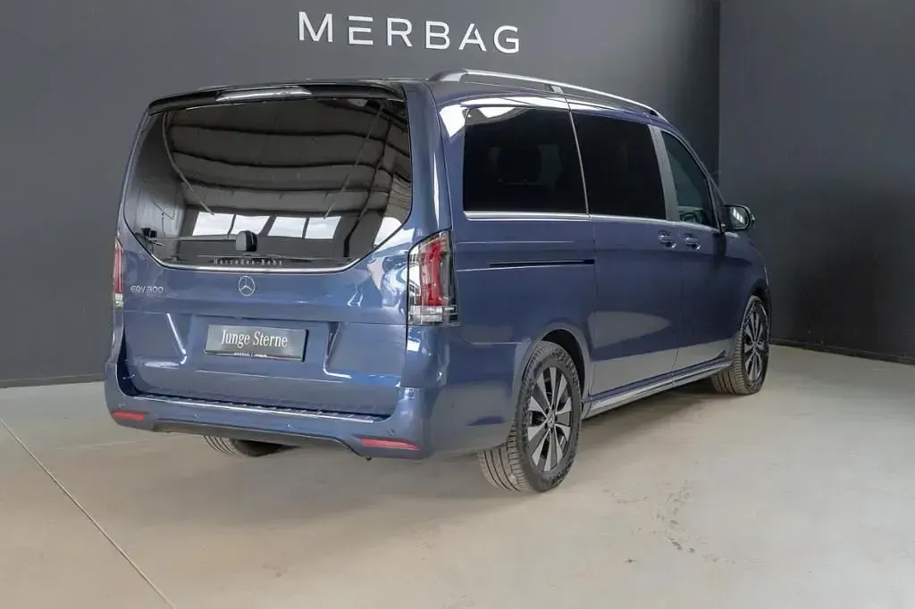 Gebraucht Mercedes EQV300 Avantgarde 150 kW (204 PS) 2024 Blau Van / Kleinbus
