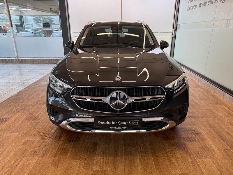 Gebraucht Mercedes GLC200 Avantgarde 204 PS (150 kW) 2025 Grau SUV