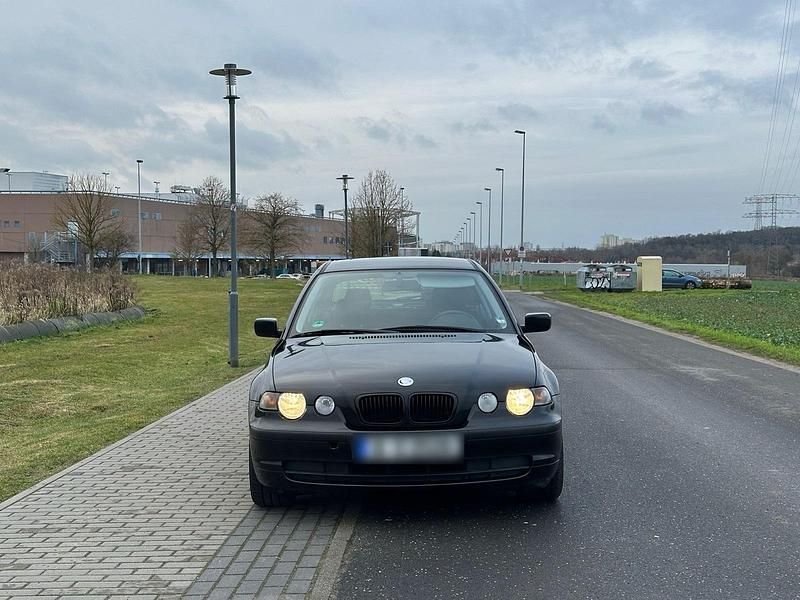 Gebraucht BMW 316 116 PS (85 kW) 2001 Schwarz Kleinwagen