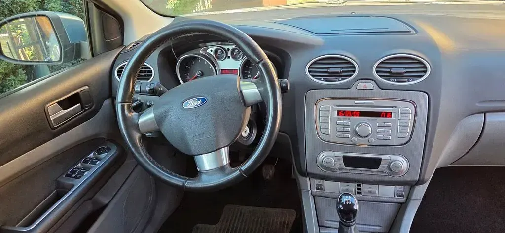 Gebraucht Ford Focus Titanium 125 PS (91 kW) 2009 Grün Limousine