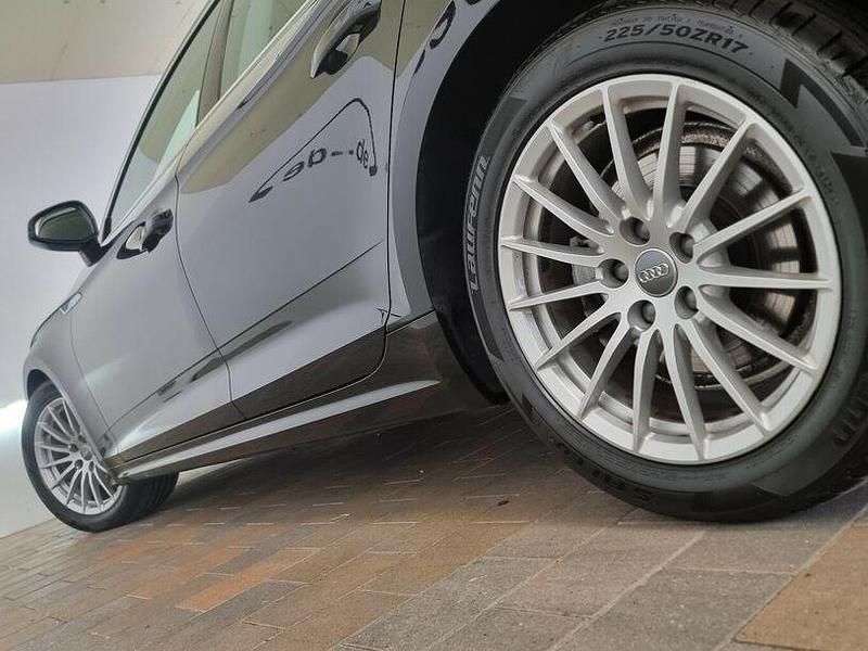 Gebraucht Audi A5 150 PS (110 kW) 2019 Mythosschwarz metallic Coupé