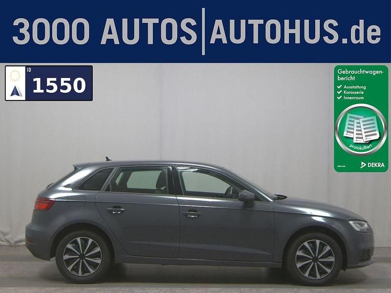 Grau Gebraucht 2020 Audi A3 Sportback Comfort Limousine | 19.980 € (Superpreis) - Bild 1/4
