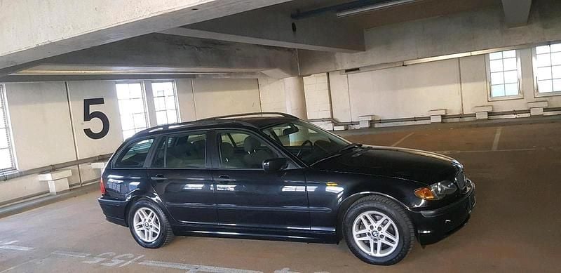 Gebraucht BMW 318 143 PS (105 kW) 2004 Schwarz Kombi