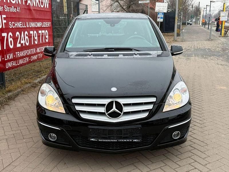 Gebraucht Mercedes B180 116 PS (85 kW) 2010 Schwarz Van / Kleinbus