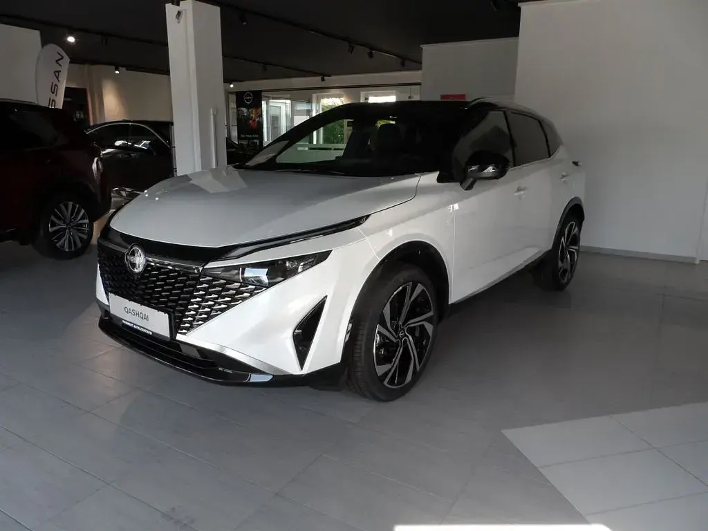 Gebraucht Nissan Qashqai Tekna 158 PS (116 kW) 2025 White/black SUV