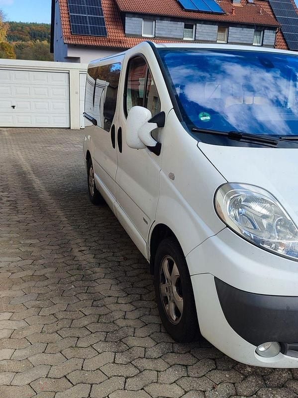 Gebraucht Opel Vivaro 145 PS (106 kW) 2011 Weiß Van / Kleinbus