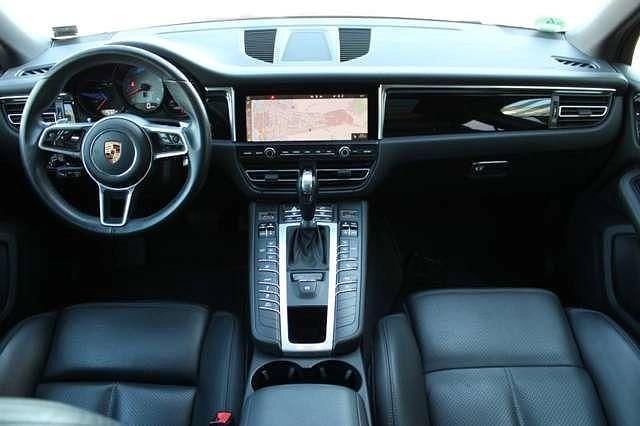 Rot Gebraucht 2019 Porsche Macan SUV | 55.649 € (Fairer Preis) - Bild 1/4